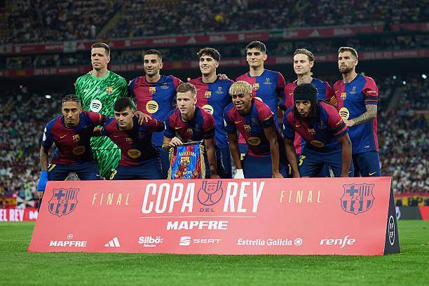 屡遭不顺！奥纳纳在喀麦隆输球后遭丢水瓶，又被曼联放弃转战土超